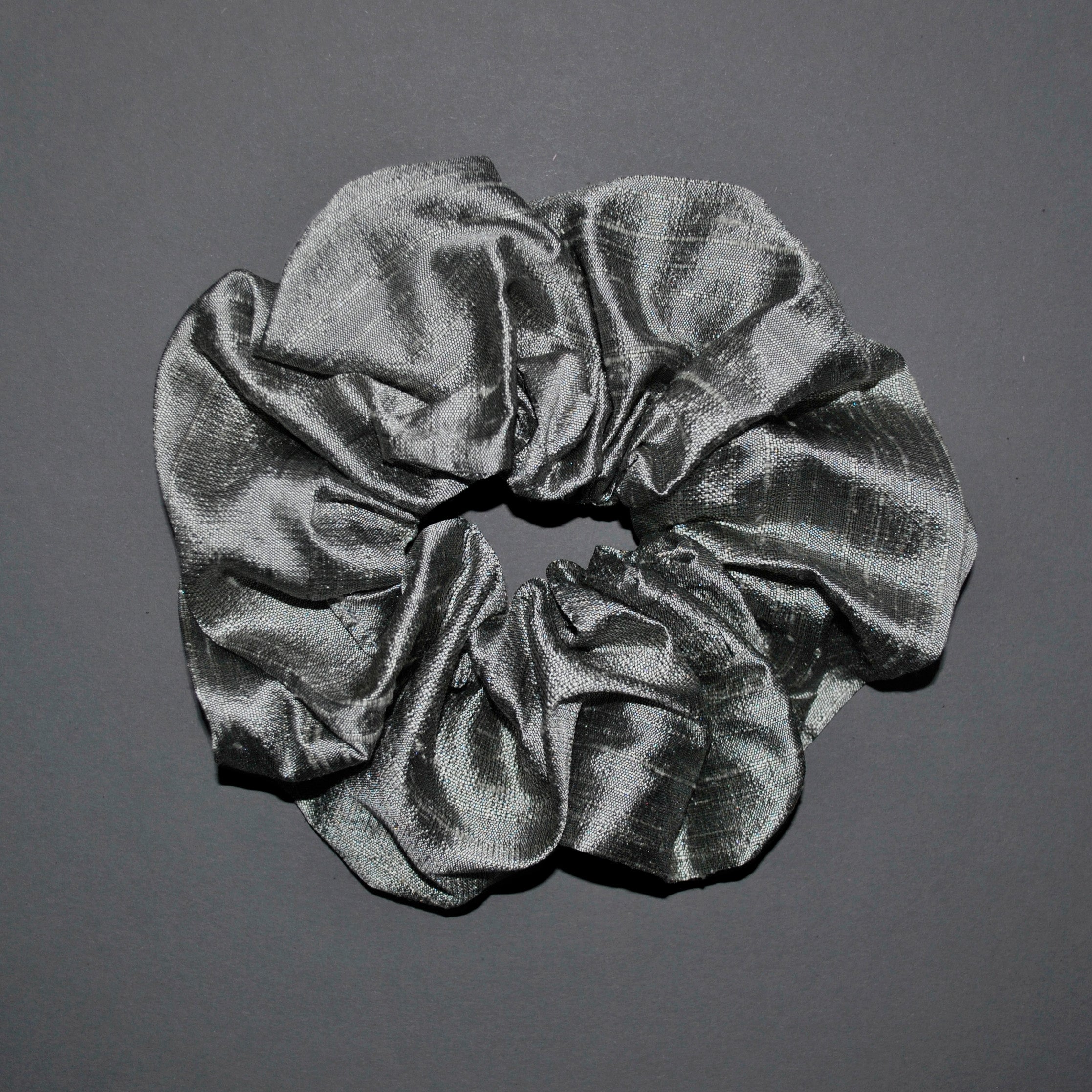 scrunchie 009 – steel dupion
